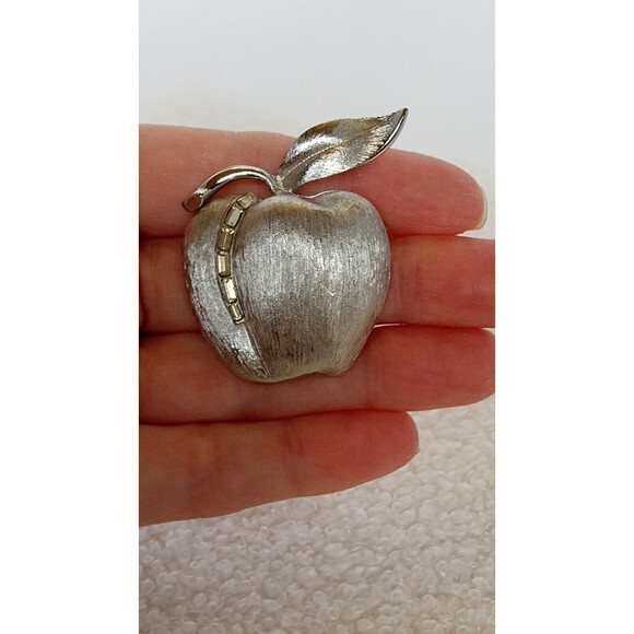 VTG Judy Lee Demi Parure Silvertone & Baguette Apple Clip Earrings & Brooch Set - Picture 3 of 11